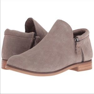 Steve Madden Connr Suede Booties size 11 Taupe